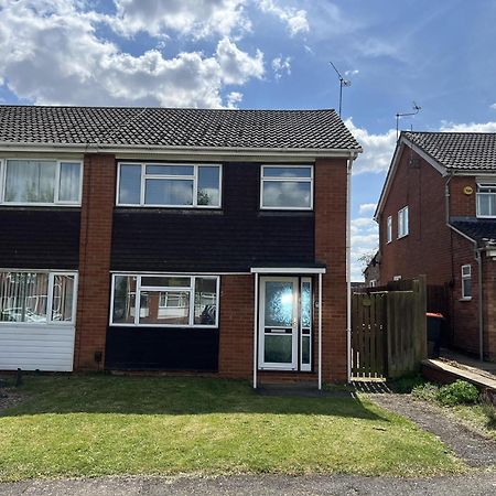 Charming 3-Bed House In Leighton Buzzard Villa Bagian luar foto