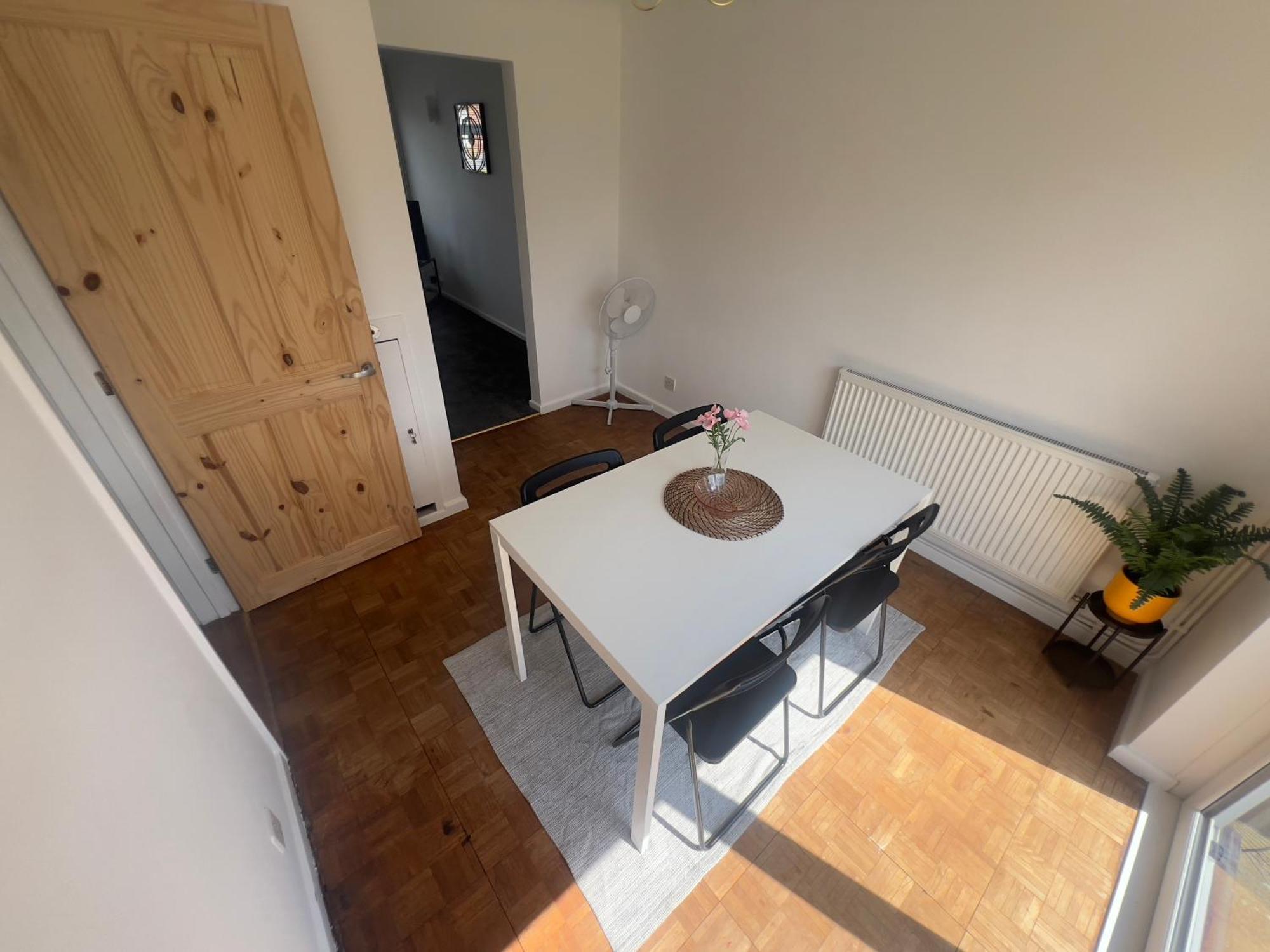 Charming 3-Bed House In Leighton Buzzard Villa Bagian luar foto