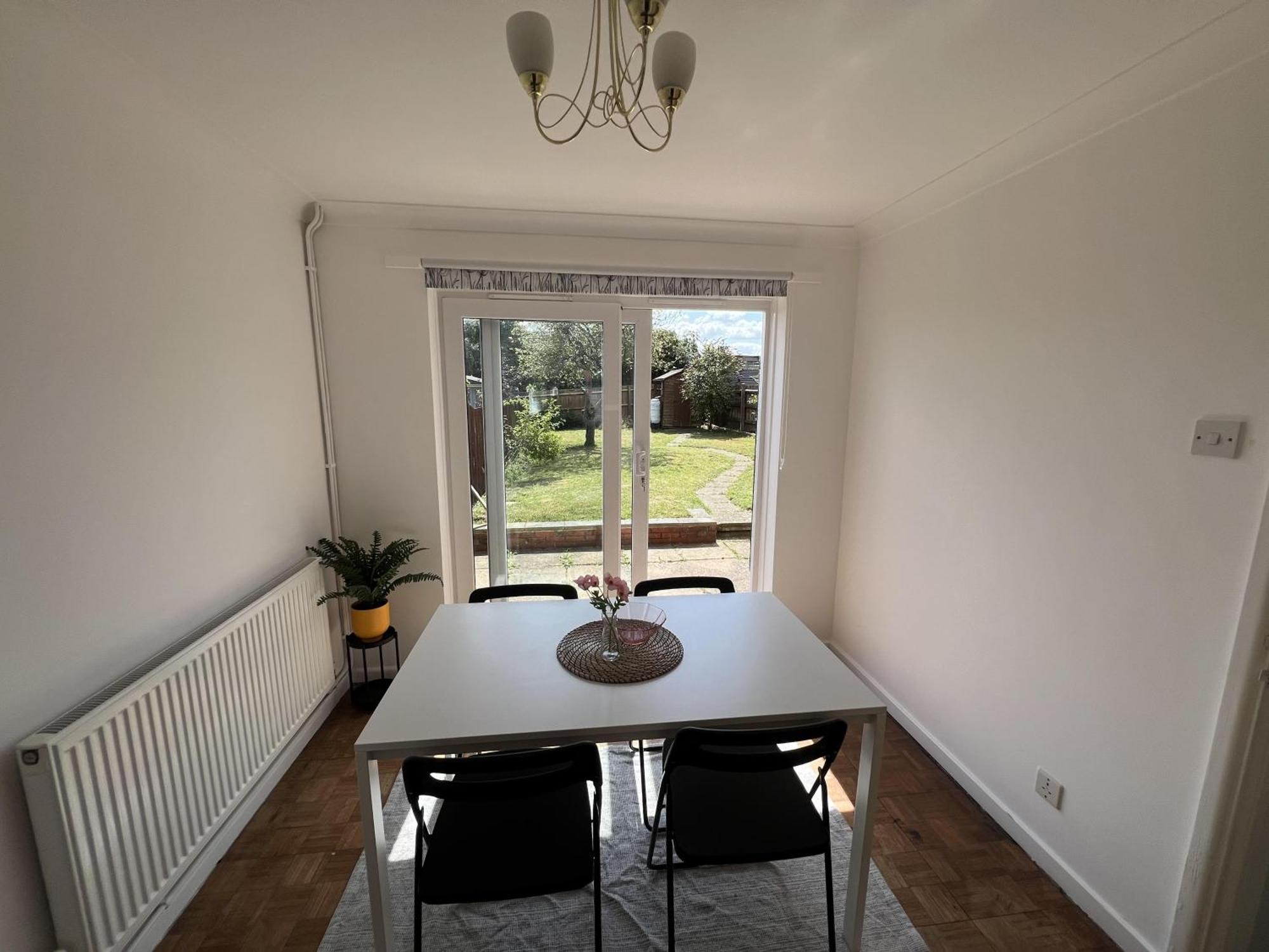 Charming 3-Bed House In Leighton Buzzard Villa Bagian luar foto